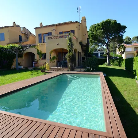 The In Estartit Has 3 Bedrooms Villa *