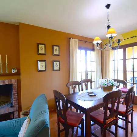 The In Estartit Has 3 Bedrooms *
