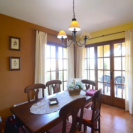 The In Estartit Has 3 Bedrooms