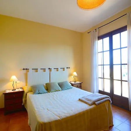The In Estartit Has 3 Bedrooms *