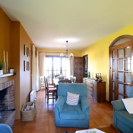 Villa The In Estartit Has 3 Bedrooms L'Estartit